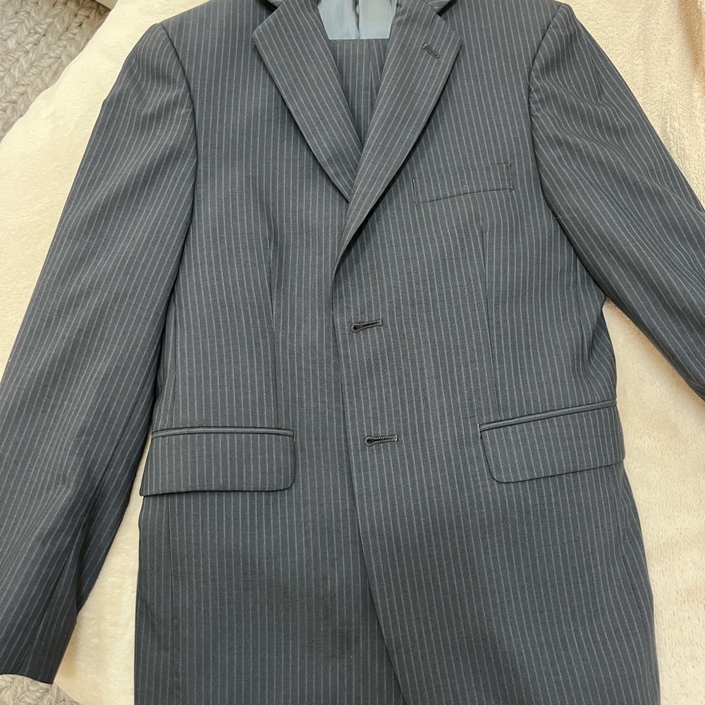 Joseph Abboud youth 2 piece suit 12R.